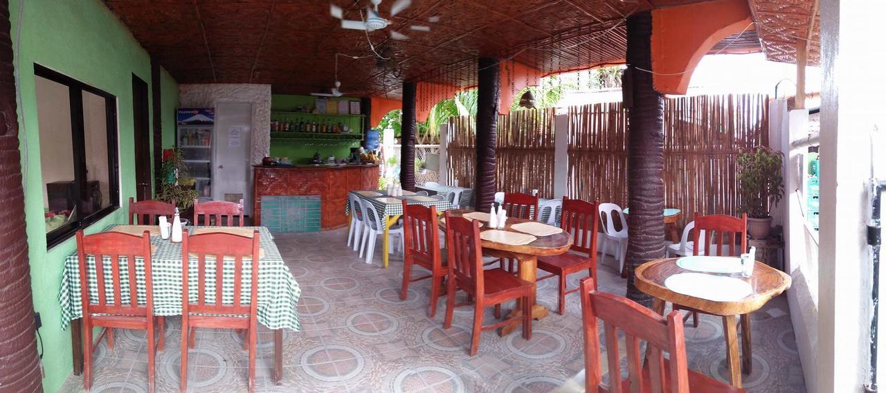 Guanna'S Place Room And Resto Bar 로곤 외부 사진